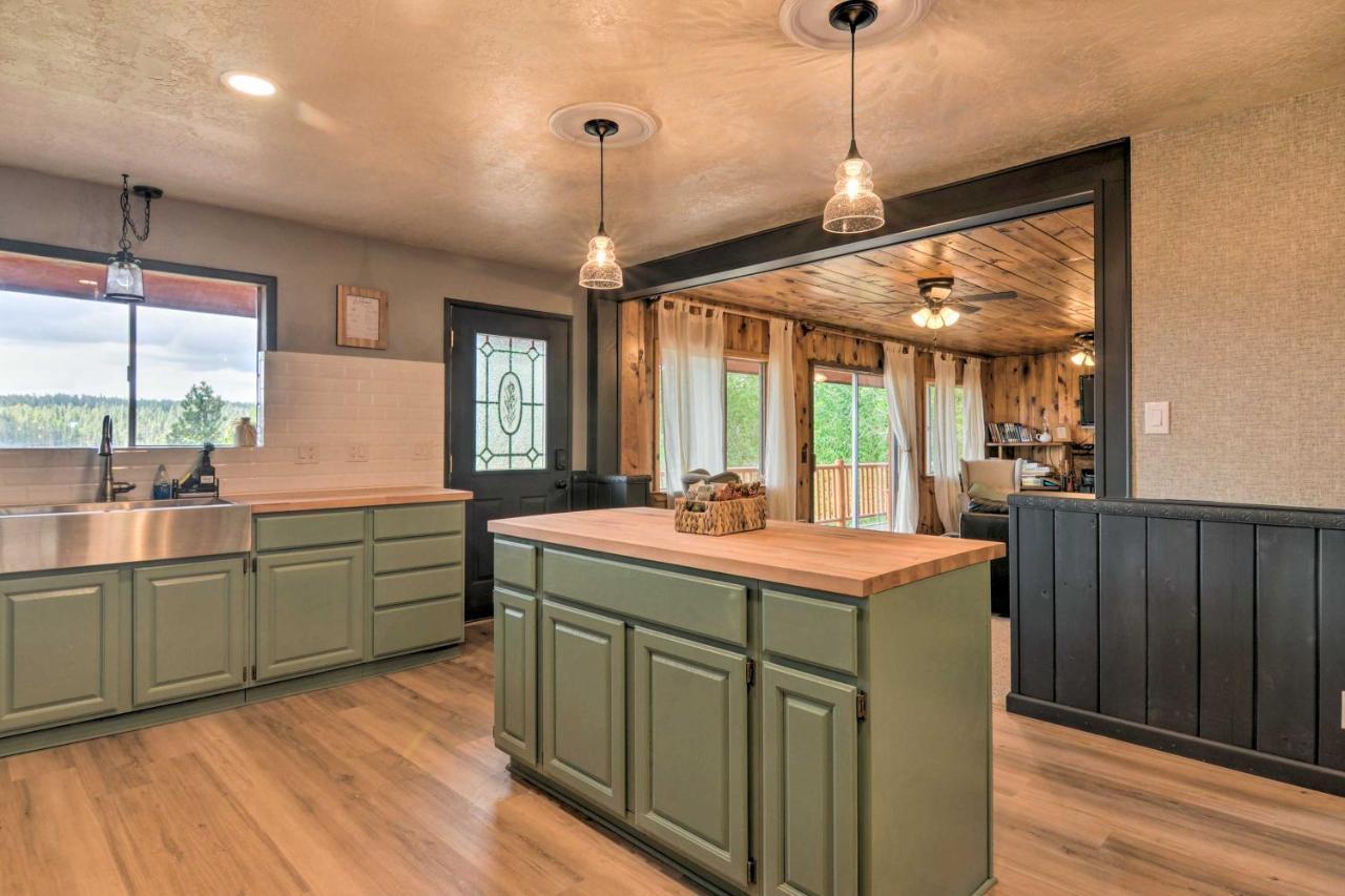Pet-Friendly Duck Creek Village Retreat With Deck! Exterior photo