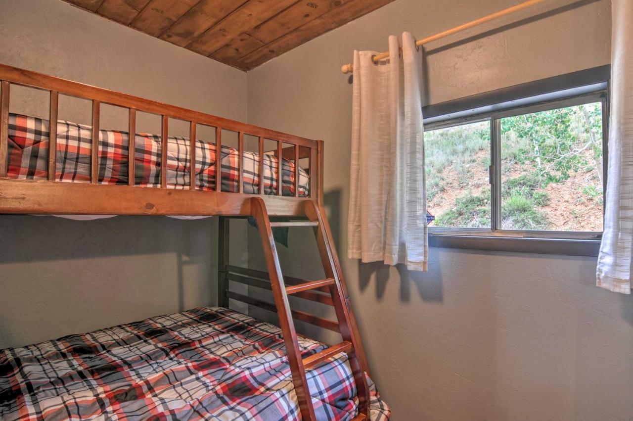 Pet-Friendly Duck Creek Village Retreat With Deck! Exterior photo