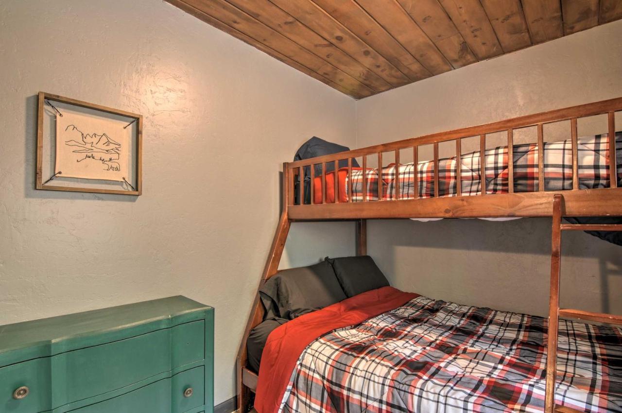 Pet-Friendly Duck Creek Village Retreat With Deck! Exterior photo