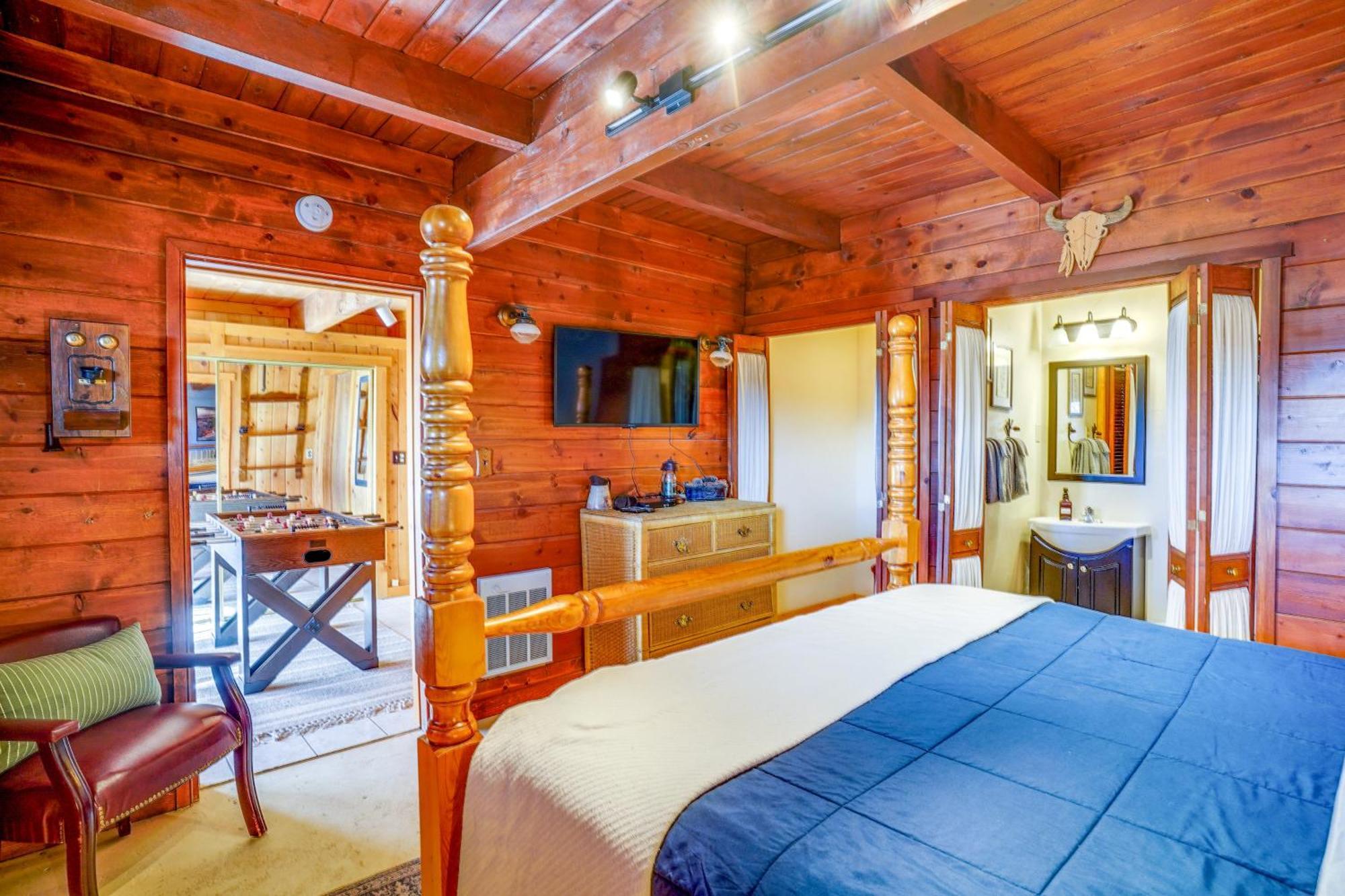 Pet-Friendly Duck Creek Village Retreat With Deck! Exterior photo
