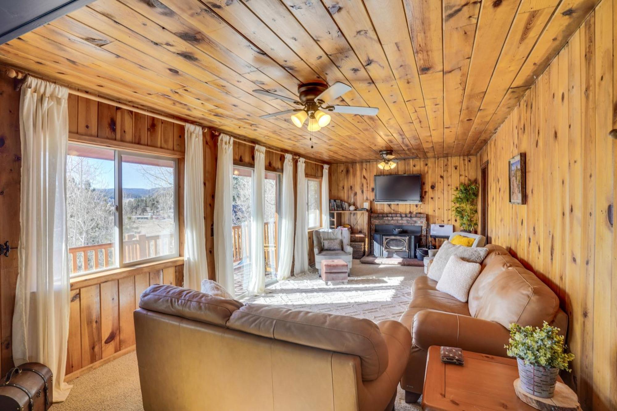 Pet-Friendly Duck Creek Village Retreat With Deck! Exterior photo
