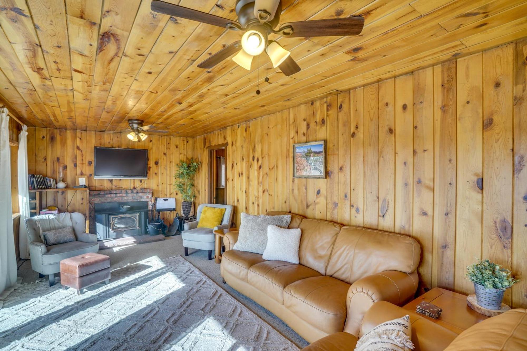 Pet-Friendly Duck Creek Village Retreat With Deck! Exterior photo
